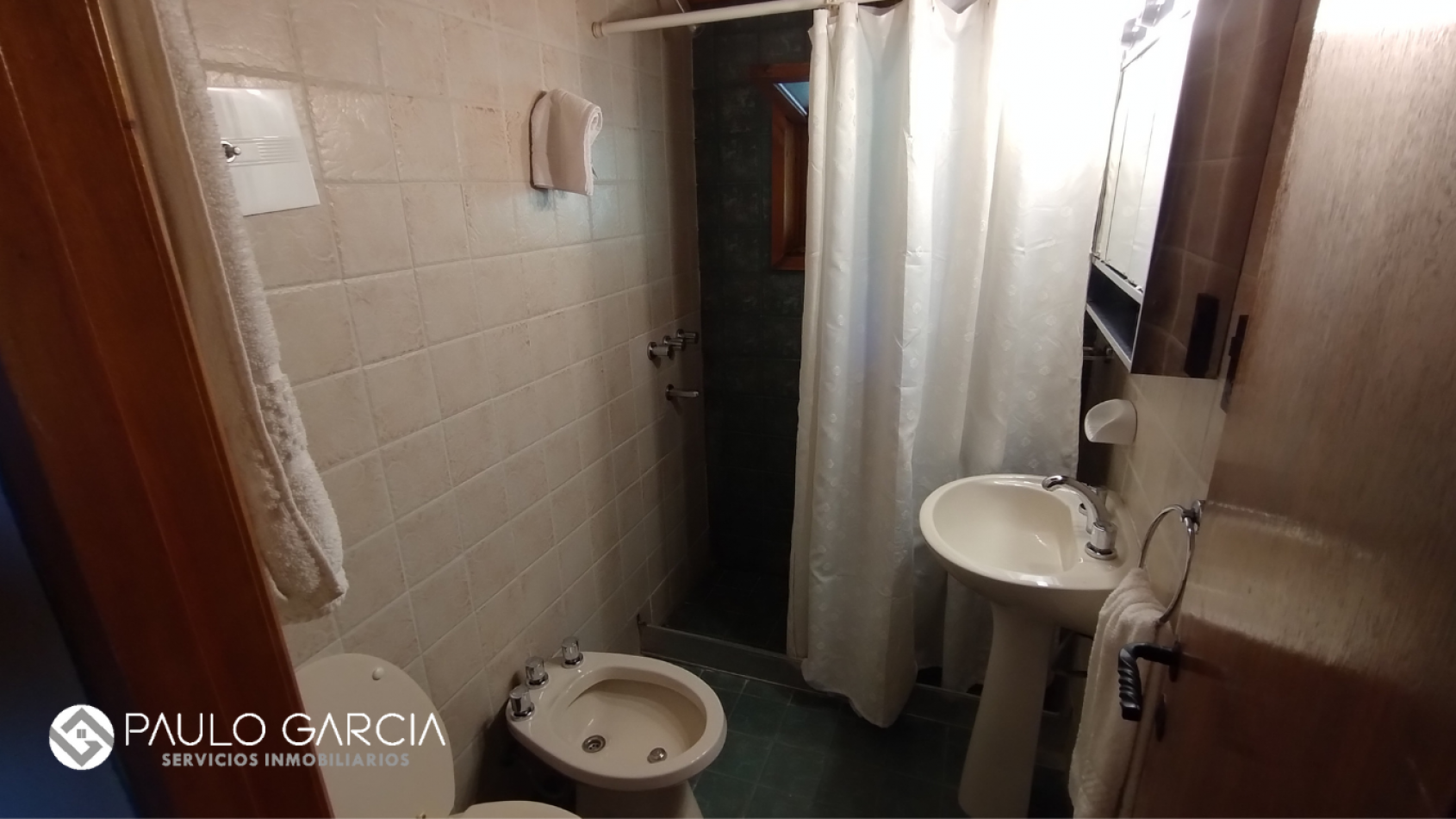 HERMOSA CASA ESTILO CABAÑA CON 2 DORMITORIOS