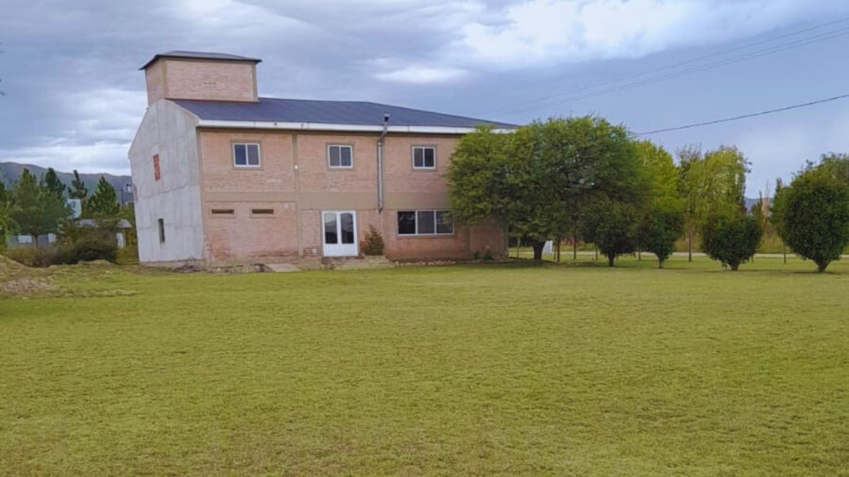 POSADA EN OBRA A TERMINAR EN LOS REARTES - IDEAL PARA INVERSORES / EMPRENDEDORES