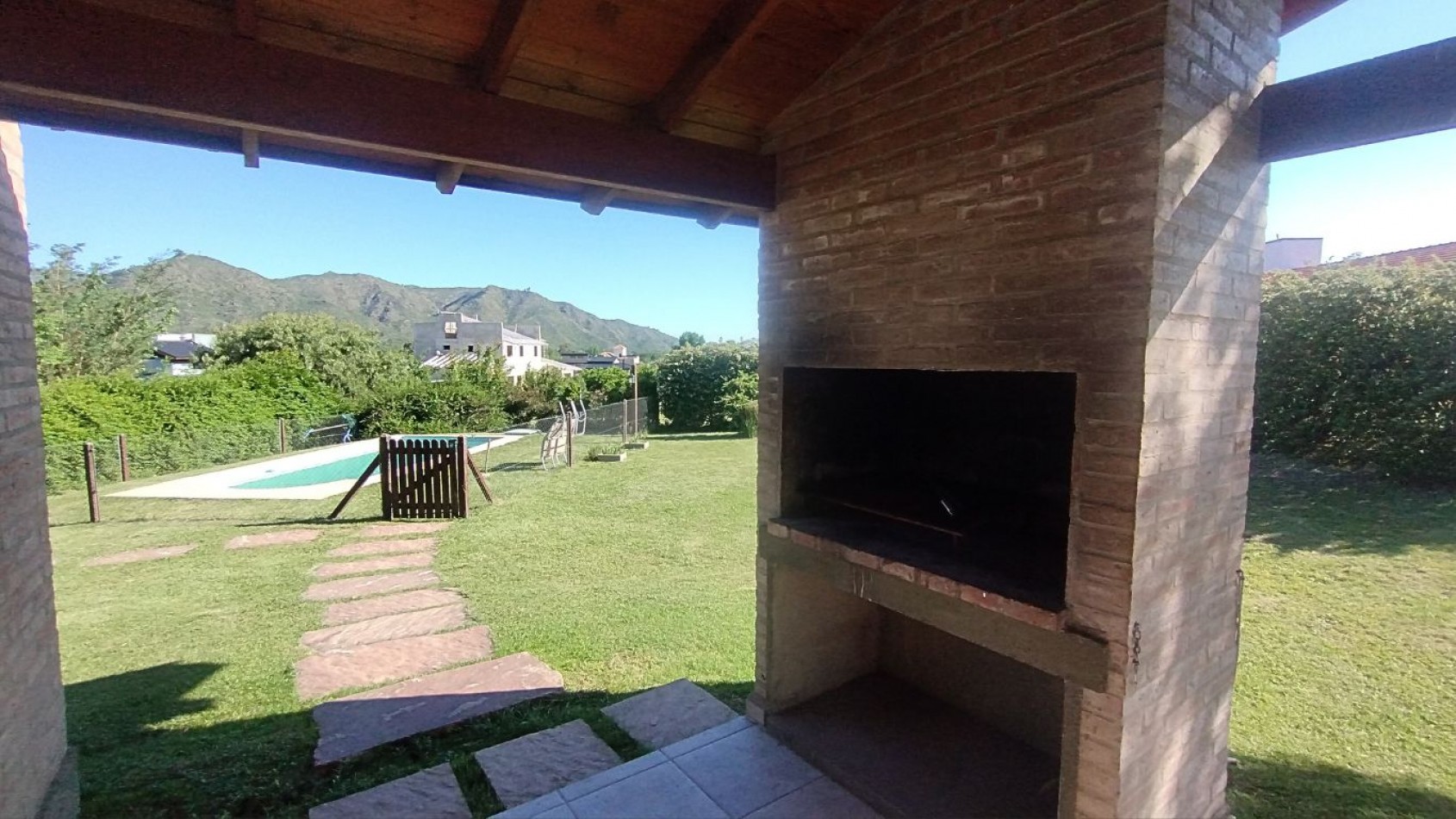 EXCELENTE OPORTUNIDAD DE INVERSION: 2 DUPLEX EN VILLA GENERAL BELGRANO