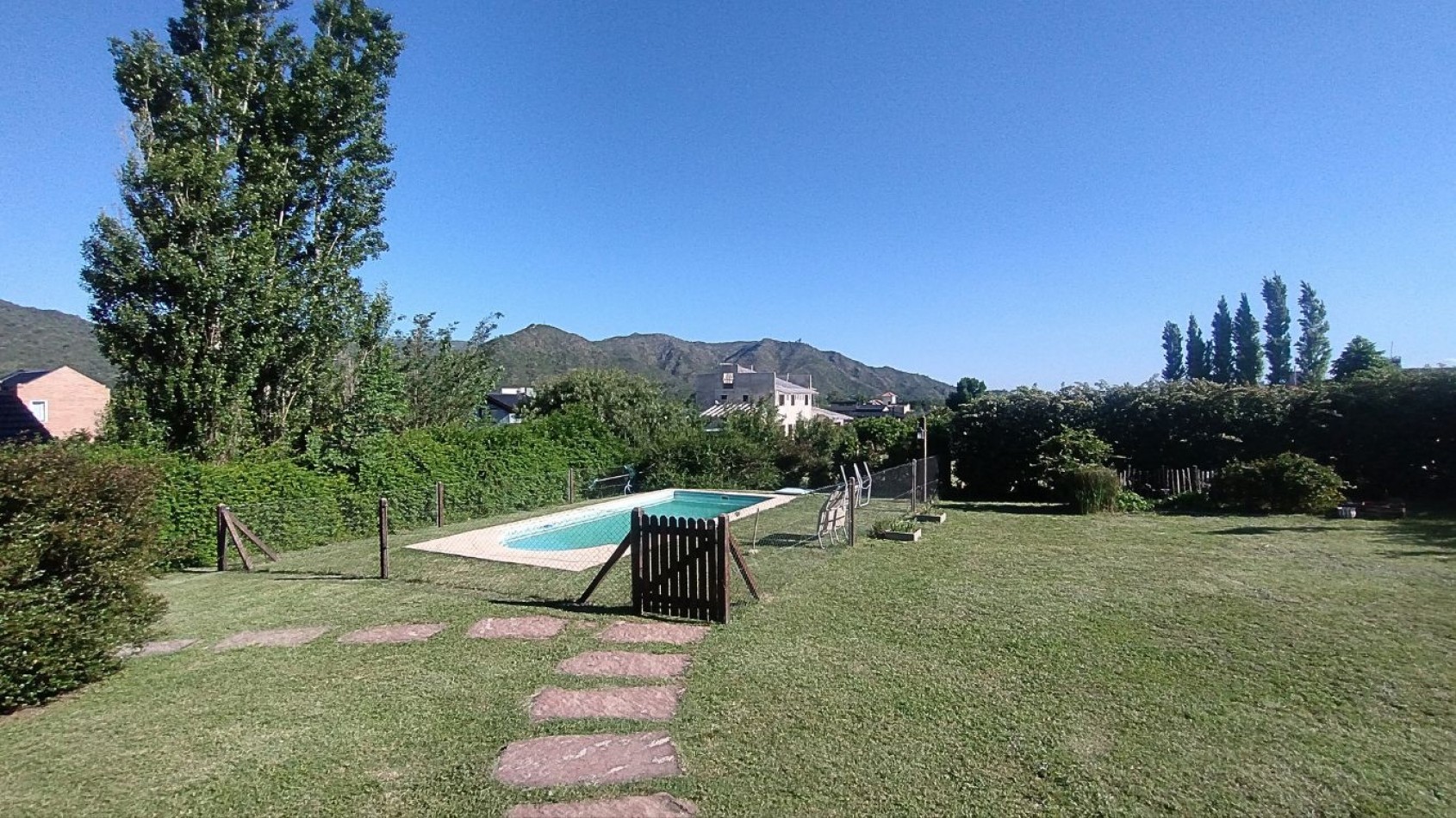EXCELENTE OPORTUNIDAD DE INVERSION: 2 DUPLEX EN VILLA GENERAL BELGRANO