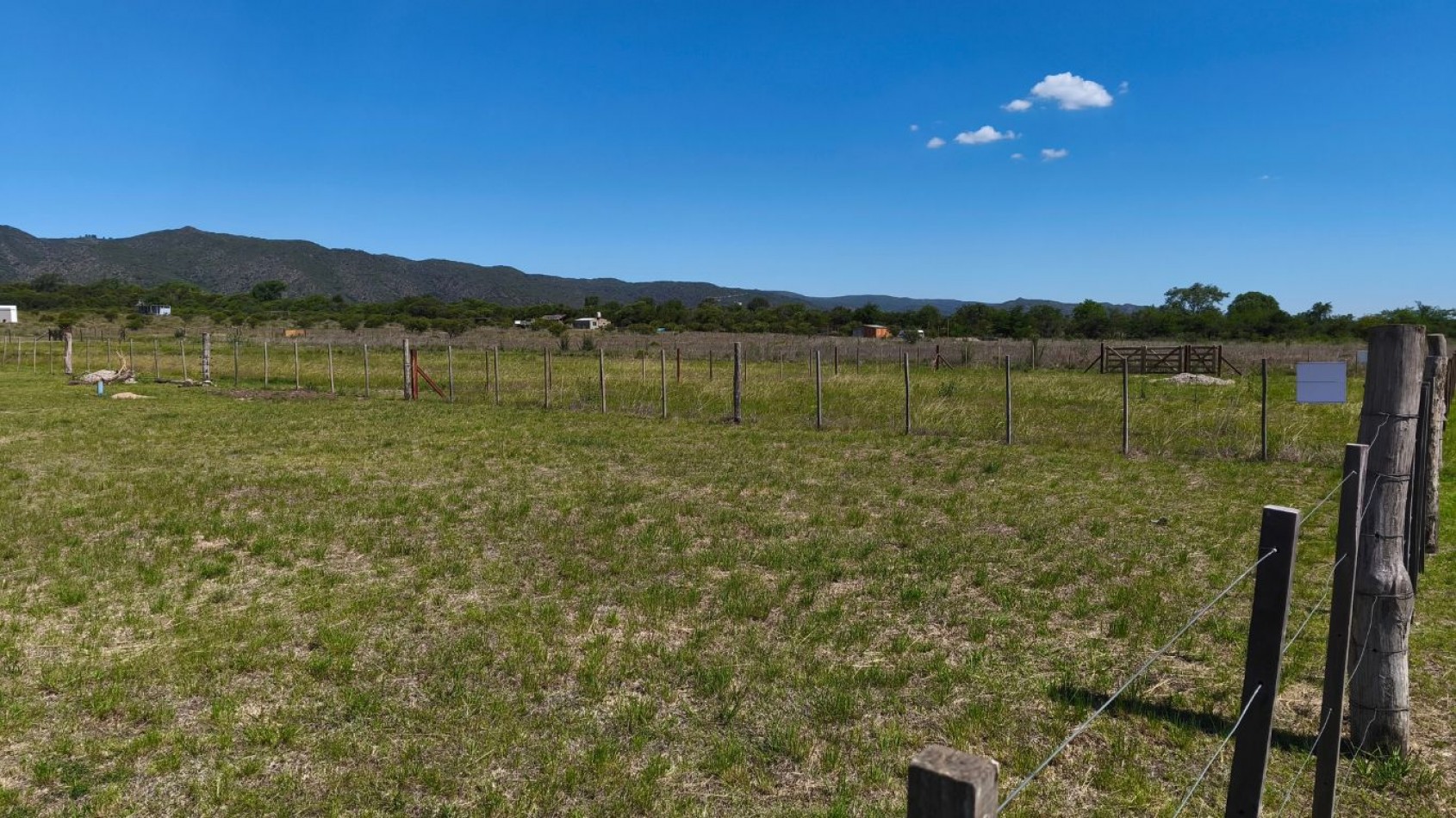Venta de 2 lotes en Loteo San Lorenzo - Falda de la Ensenada (Derechos posesorios)