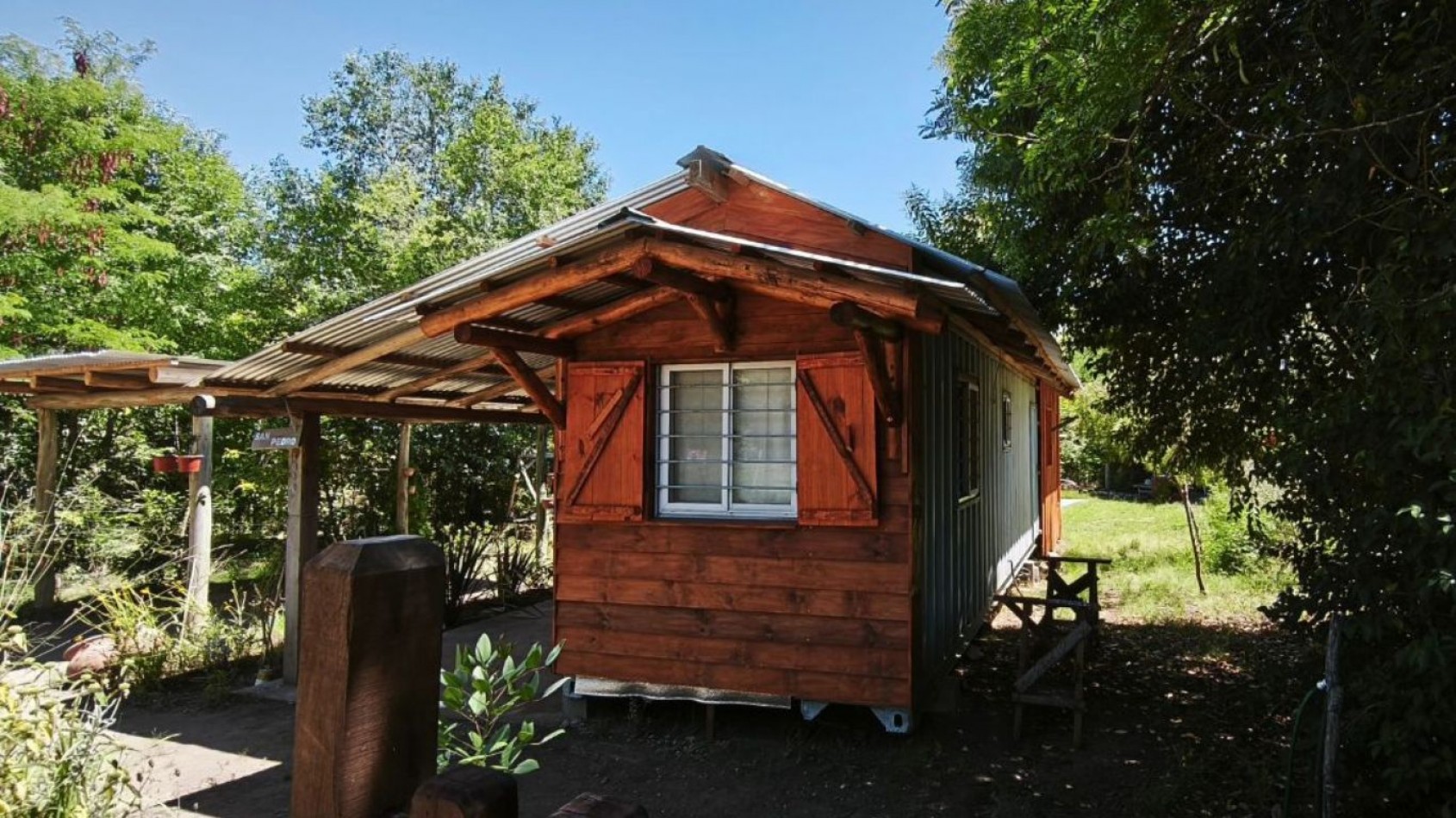 Venta de Casa Container con quincho cerrado en Villa Ciudad Parque - Calamuchita. Con escritura